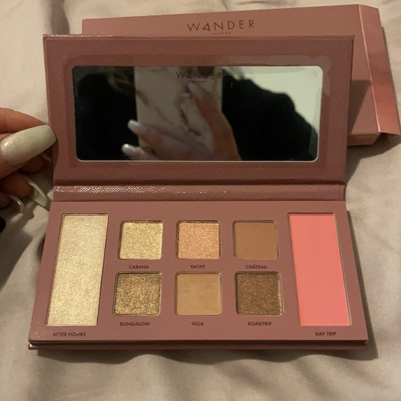 Wander Getaway Eye & Face Palette - Picture 2 of 2